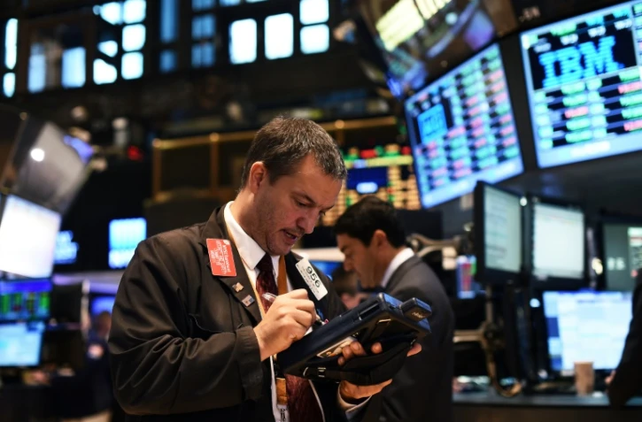 Les marchés américains dévissaient de plus de 5% sur les contrats à terme alors que le candidat républicain Donald Trump consolide son avance sur sa rivale