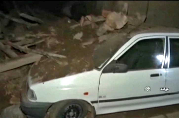 Capture d'écran d'une vidéo publiée le 8 novembre 2019 par Iran Press montre des dégâts dans un village à 120 km au sud-est de Tabriz en Iran après un séisme