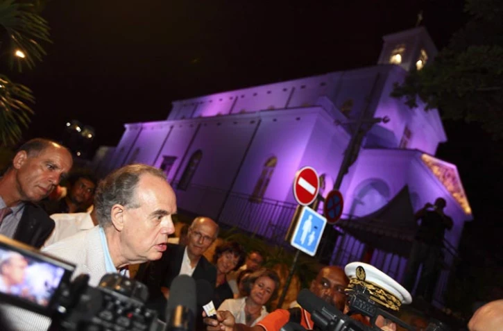 Mardi 26 Avril 2011
Frédéric Mitterrand à La Réunion inauguration de la mise en lumière de la cathédrale de Saint-Denis photo image reunion.re