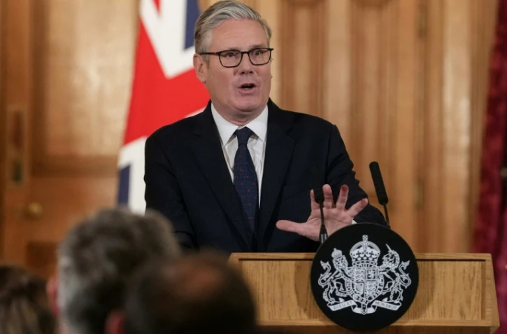 Le Premier ministre britannique Keir Starmer s'exprime lors d'une conférence de presse à Londres le 15 juin 2026
