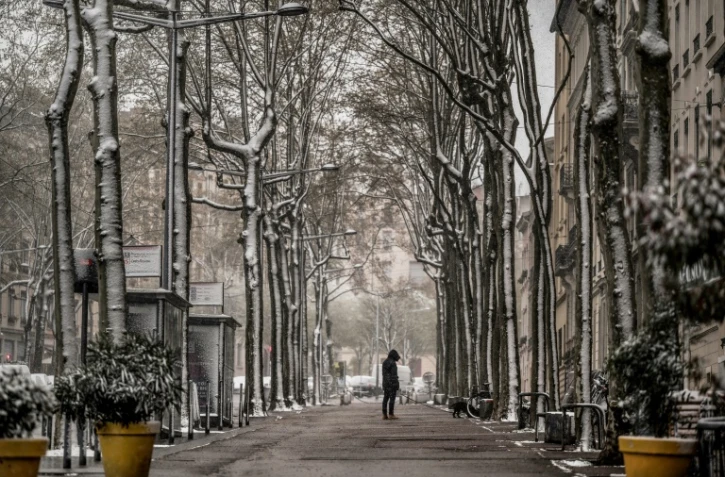 Une rue de Lyon sous la neige, le 2 avril 2022