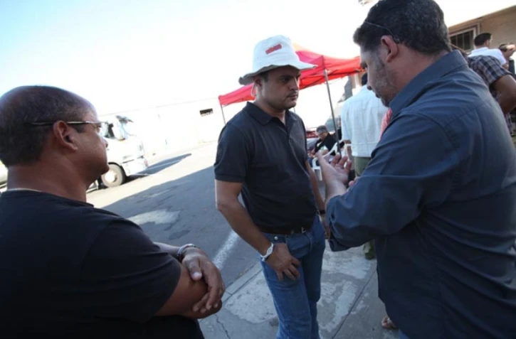 Le Port - Lundi 2 mai 2011 - L'accès à la SRPP est interdit aux camions Tamoil (Photo Mahdia Benhamla)