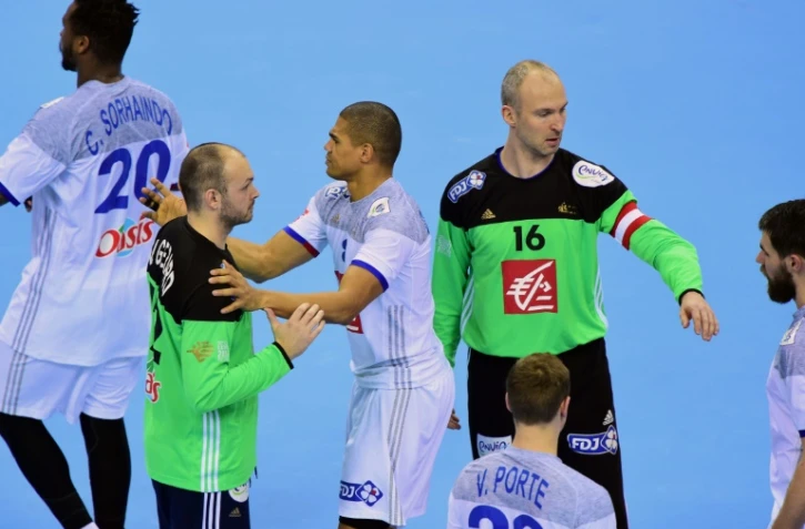 Les handballeurs français à la fin de leur match de l'Euro perdu contre la Norvège, le 27 janvier 2016 à Cracovie