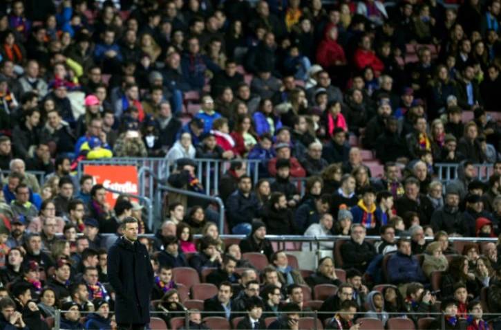 Luis Enrique et le public du Camp Nou, le 19 février 2017 lors du match FC Barcelone- Leganés