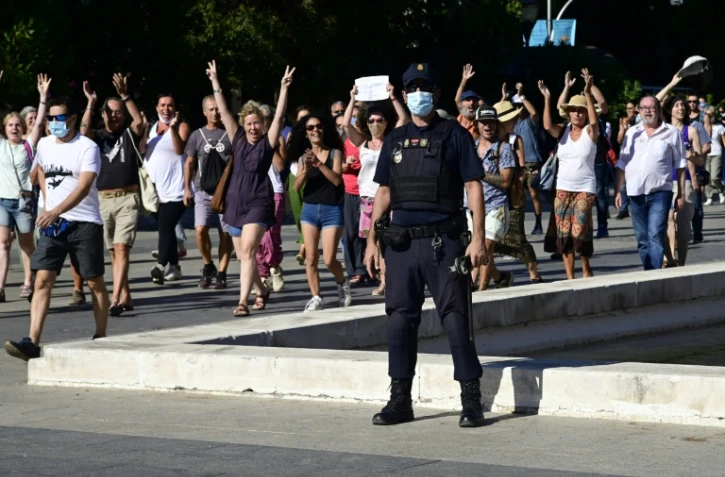 Des manifestants contre le port obligatoire du masque entre autres mesures anti-Covid19 le 16 août 2020 à Madrid