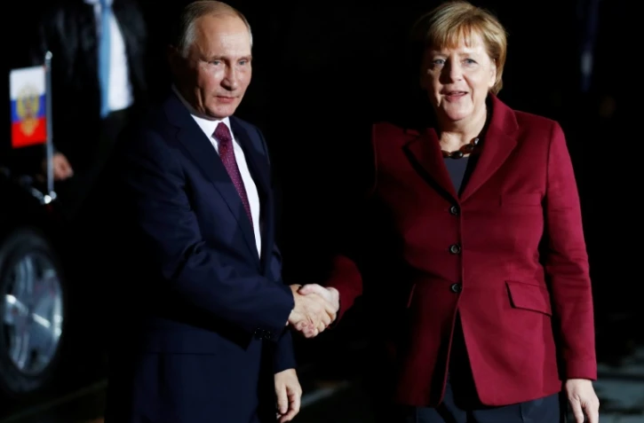 La Chancelière allemande Angela Merkel et le président russe Vladimir Poutine, le 19 octobre 2016 à Berlin