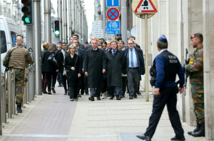 La commission d'enquête parlementaire belge visite, le 22 avril 2016, la station de métro bruxelloise Maelbeek, cible d'une attaque terroriste le 22 mars