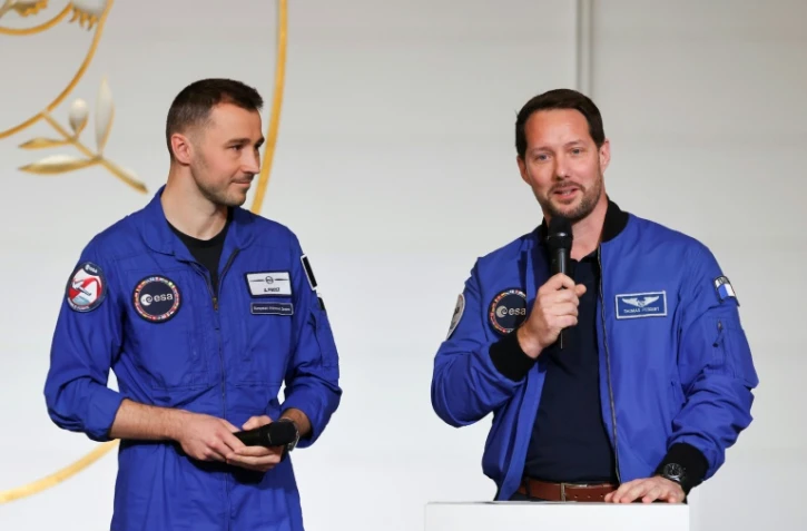 Les astronautes Thomas Pesquet (à droite) et Arnaud Prost (à gauche) à l'Elysée, le 5 février 2026