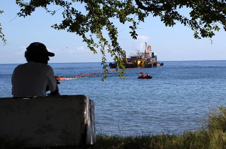 Lundi 16 Mai 2011

Opération déroulage du câble sous-marin