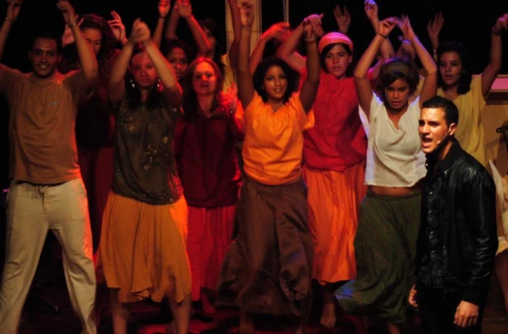 Spectacle, &quot;Ti baba, ti baba pa?&quot;, de la troupe de la maison des lycéens de Pierre Poivre à Saint-Joseph (Photo D.R)