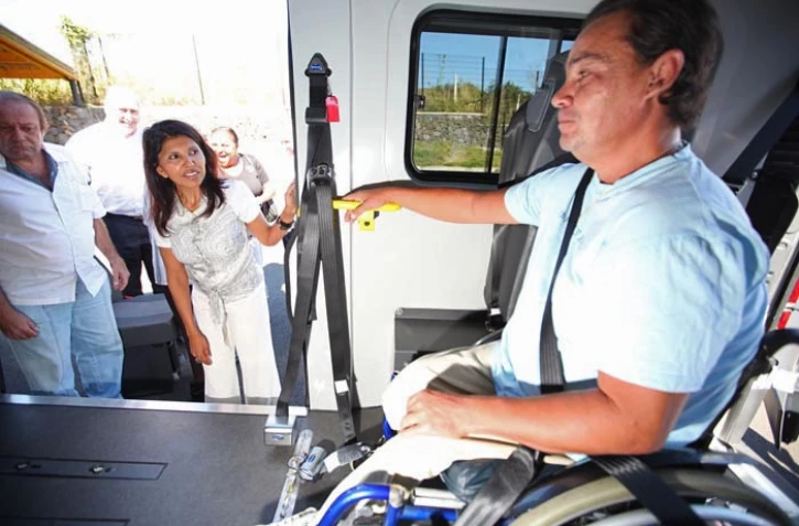 Lundi 23 Mai 2011

Un minibus spécialement aménagé pour le transport des personnes handicapées
