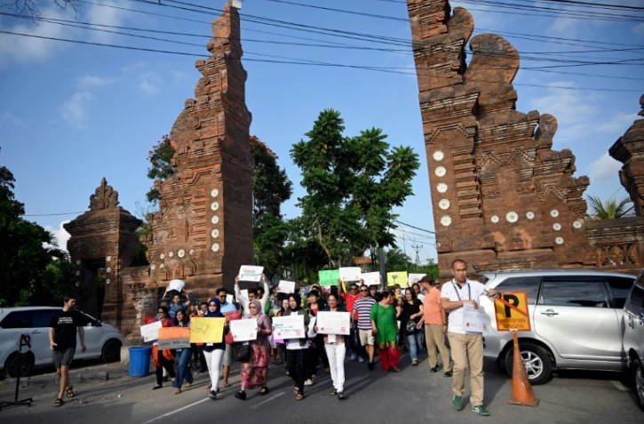 Des manifestants participent à la journée d'action contre le réchauffement climatique, le 20 septembre 2019 à Sanur, sur l'île de Bali (Indonésie)