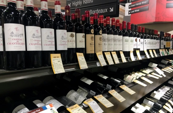 Plus de 2.000 vignerons ou négociants et 30.000 acheteurs, restaurateurs ou cavistes venus du monde entier, sont attendus jusqu'à mercredi au salon Wine Paris-Vinexpo