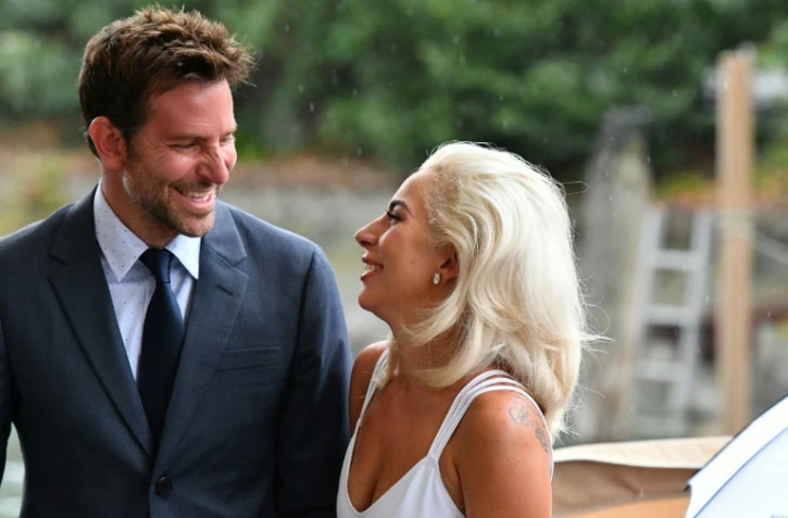 Le réalisateur et acteur  Bradley Cooper et Lady Gaga arrivent à l'Hôtel Excelsior le 31 août 2018 pendant le Festival du Film de Venise