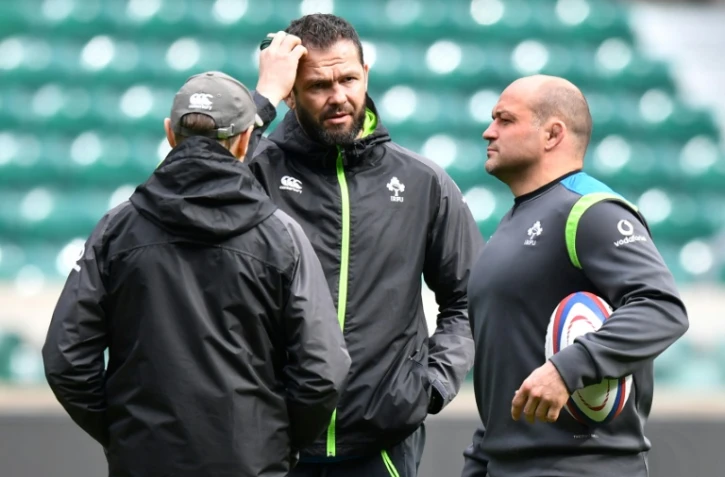 Andy Farrell (c), entraîneur des lignes arrières du XV d'Irlande, lors d'une séance d'entraînement à Twickenham, le 16 mars 2018