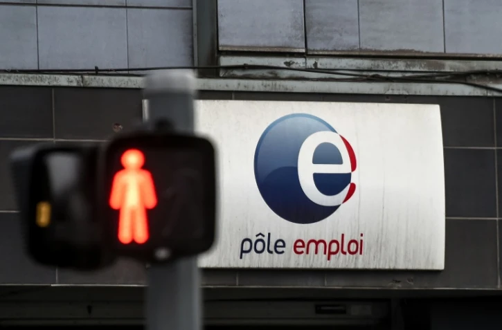 Le logo Pôle emploi le 5 mars 2018 à Lille
 
