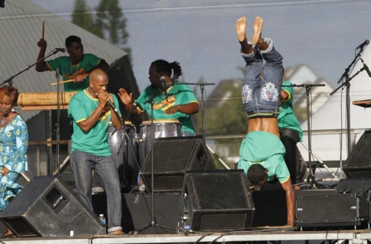 Vendredi 10 Juin 2011
Sakifo - Kozman ti dalon sur la scéne de Terre Sainte