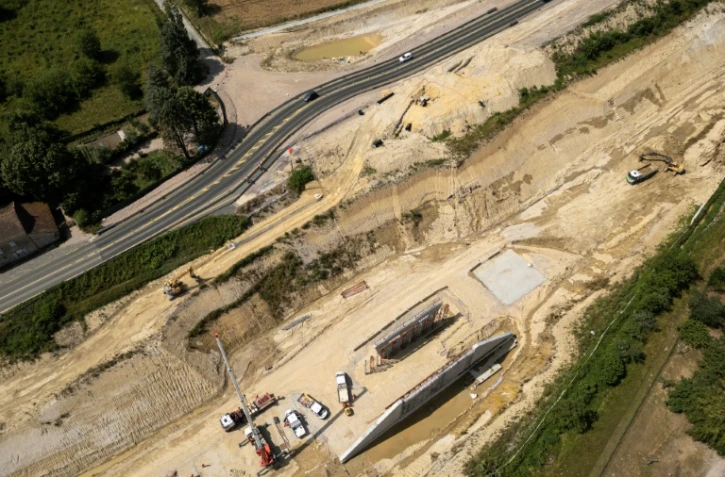 Une vue aérienne d'une partie du chantier de l'A69 à Verfeil, en Haute-Garonne, le 24 juin 2025