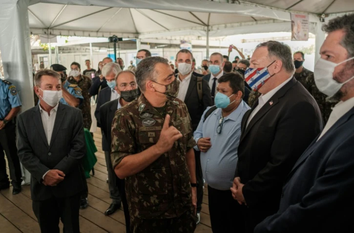 Le secrétaire d'Etat Mike Pompeo le 18 septembre 2020 à Boa Vista au Brésil, où il s'est rendu dans un centre d'aide des réfugiés vénézuéliens