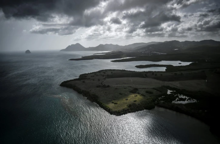 Vue aérienne d'une zone côtière de l'île de la Martinique, dans les Antilles françaises, le 15 juin 2022