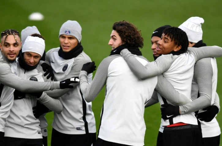 Séance d'entraînement festive des joueurs du Paris SG au Camp des Loges, le 4 décembre avant le départ pour Munich