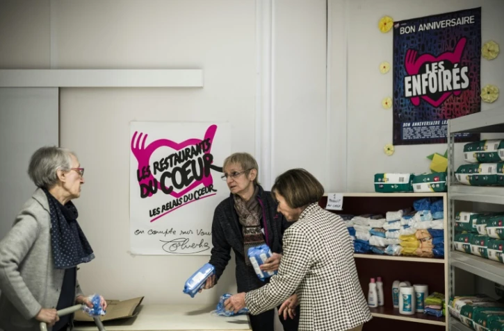 Des bénévoles des Restos du coeur à l'oeuvre, le 27 novembre 2018 à Paris