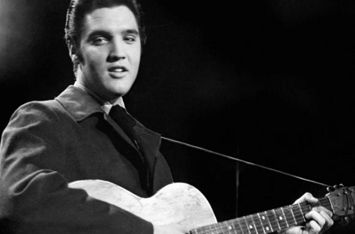 Elvis Presley en concert à Memphis, le 1er janvier 1955