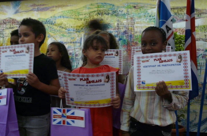 Mercredi 15 juin 2011 - Remise d'une attestation de diplôme d'anglais à 355 élèves de CE1 à Saint-Denis (photo Émilie Sorres)