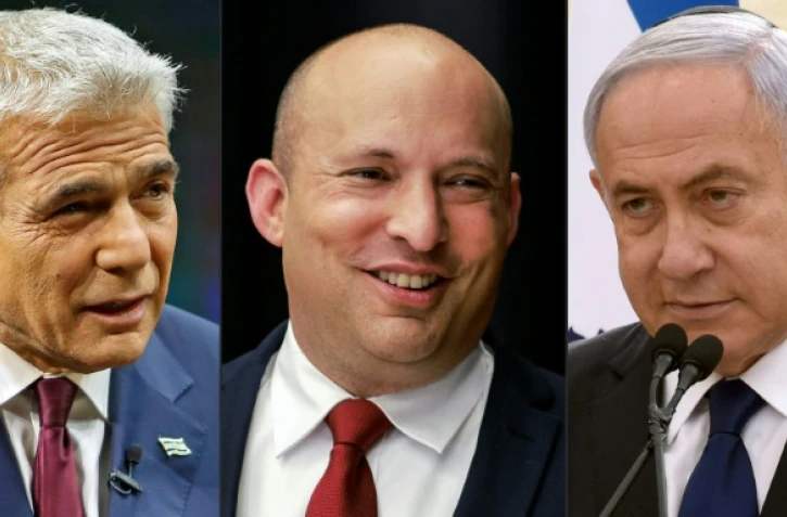 Photomontage créé le 5 mai 2021 montrant, de gauche à droite, les hommes politiques israéliens Yair Lapid (centriste), Naftali Bennett (droite), et le Premier ministre Benjamin Netanyahu