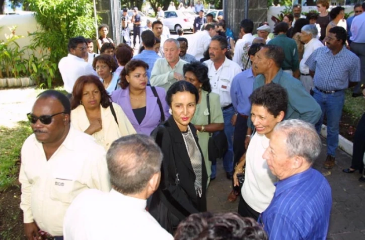 Élections sénatoriales 2001

Huguette Bello, dirigeante du PCR