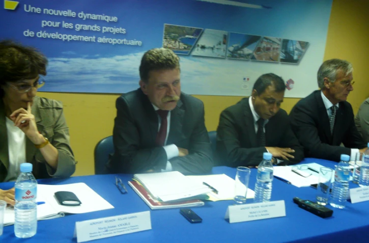 Lundi 20 juin 2011 - Conférence de presse des membres de la nouvelle société aéroportuaire (photo Émilie Sorres)