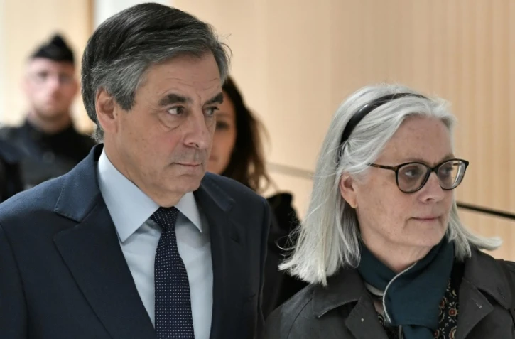 François Fillon et son épouse Penelope, à leur arrivée au palais de justice de Paris, le 27 février 2020