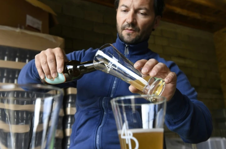 Ludovic Belin, viticulteur en Bourgogne, le 14 avril 2017 dans le village de Pernand-Vergelesses, au nord de Beaune (centre-est de la France)