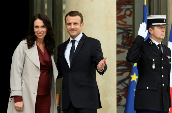Le président Emmanuel Macron et la Première ministre néo-zélandaise Jacinda Ardern au palais de l'Elysée à Paris le 16 avril 2018