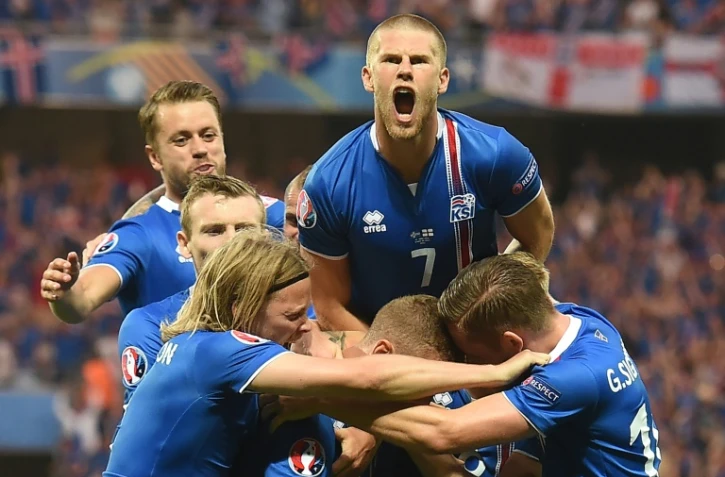 La joie des Islandais après le but de Kolbeinn Sigthorsson contre l'Angleterre à l'Allianz Riviera, le 27 juin 2016 
