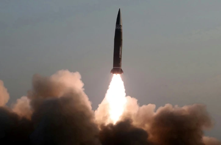 Lancement d'un nouveau projectile tactique guidé, le 25 mars 2021 en Corée du Nord