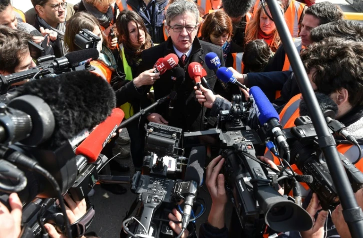 Jean-Luc Mélenchon visite "Trivolution" à Lons-le-Saunier (est) le 19 avril 2017