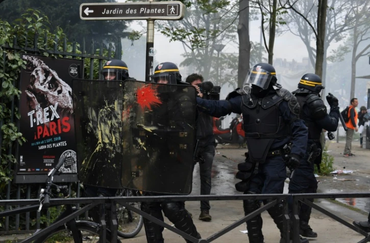 Des CRS déployés lors de la manifestation du 1er mai 2018 à Paris