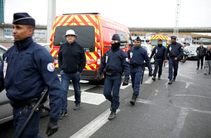 La police sécurise l'aéroport d'Orly, le 18 mars 2017