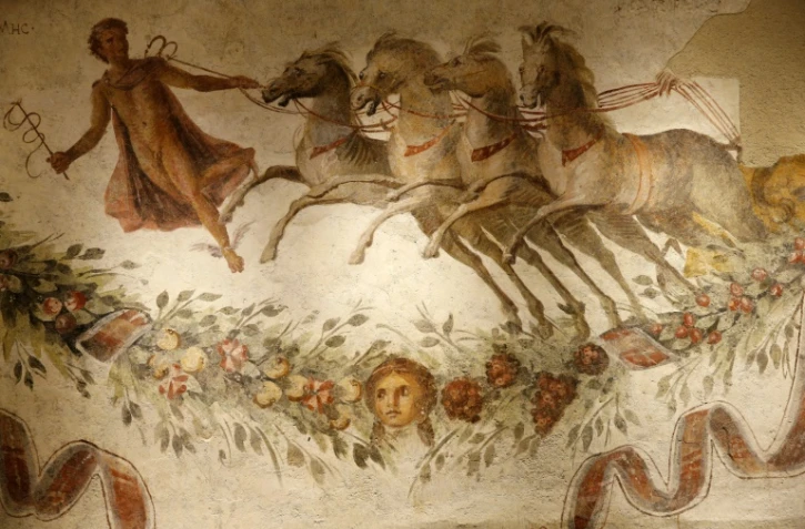 La tombe de Tyr et ses fresques restaurées exposées au sous-sol du musée national de Beyrouth, le 13 octobre 2016