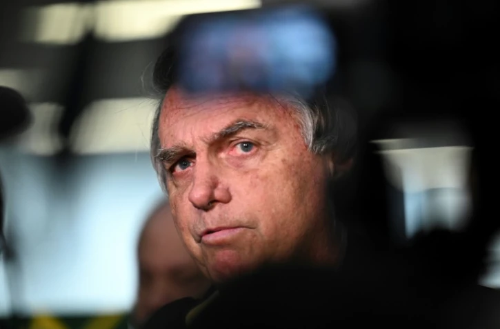L'ex-président du Brésil Jair Bolsonaro le 29 juin 2023 à l'aéroport Santos Dumont de Rio