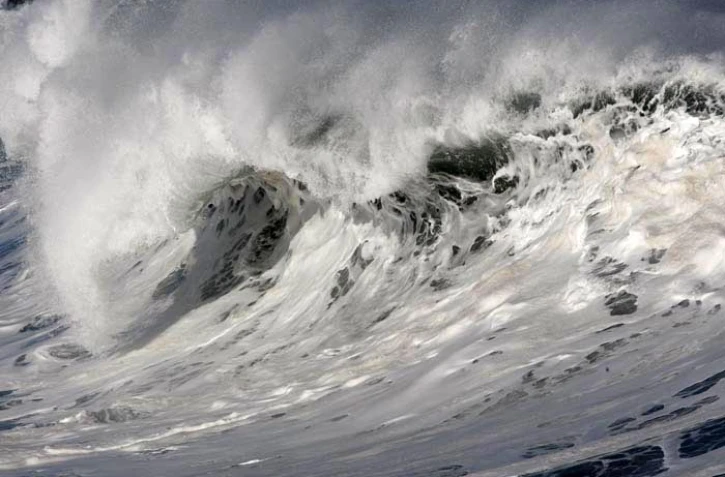 Dimanche 10 Juillet 2011

Houle dans l'ouest