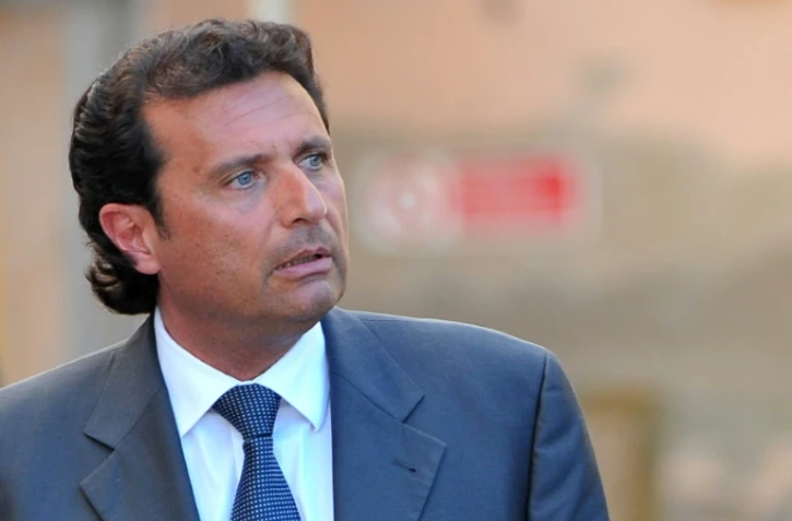 L'ex-commandant du Costa Concordia Francesco Schettino quitte le tribunal de Grosseto, le 15 avril 2013