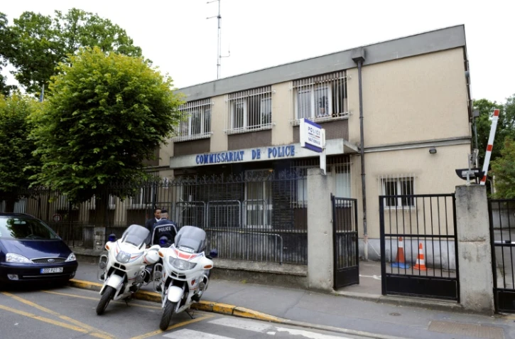 Vue extérieure en date du 12 juin 2009 du commissariat à Aulnay-sous-Bois