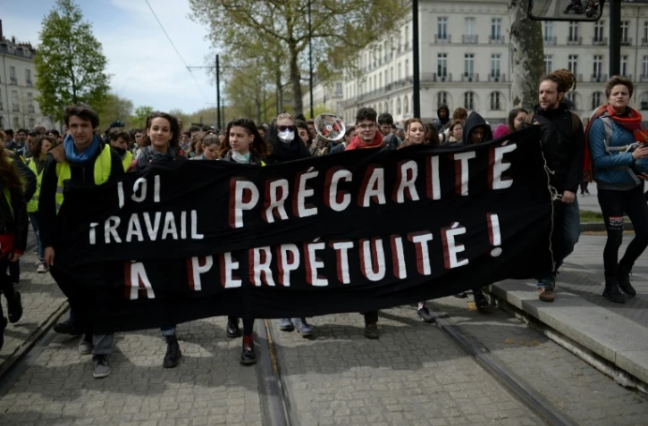 Des manifestants défilent contre la loi Travail à Nantes, le 20 avril 2016