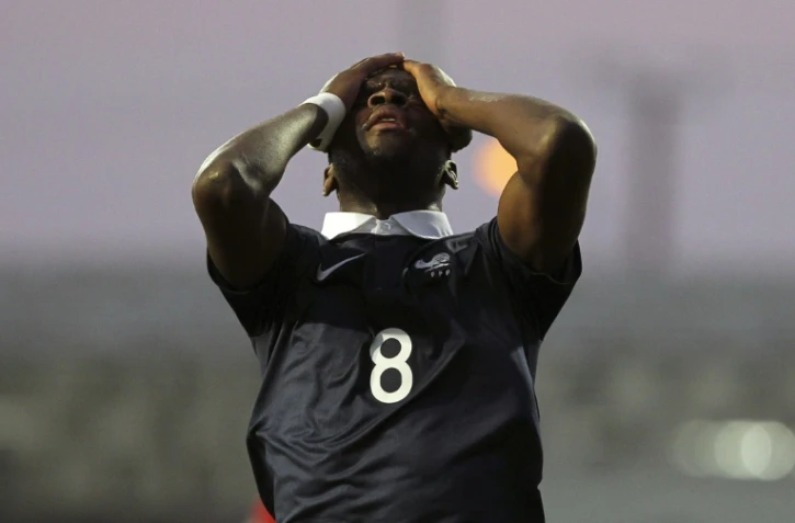 La déception du Français Odsonne Edouard lors du 8e de finale perdu contre le Costa Rica, le 29 octobre 2015 à Puerto Montt au Chili