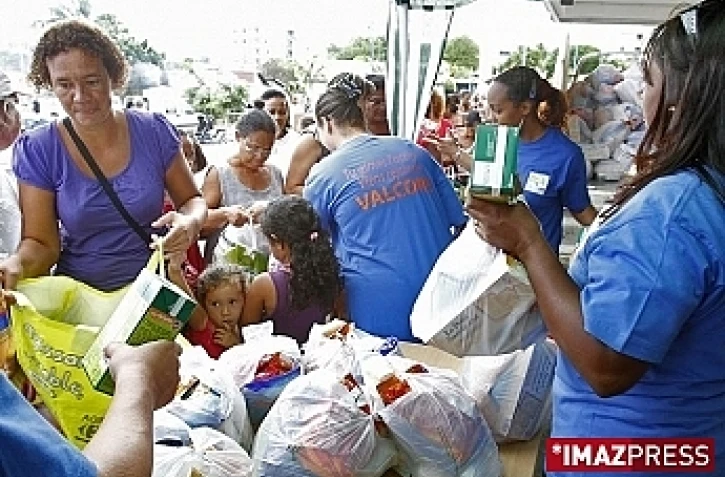 Distribution de colis alimentaires par l'association Valcoré (photo d'archives)