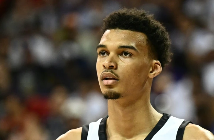 L'intérieur français des Spurs de San Antonio Victor Wembanyama lors d'un match de Summer League contre les Charlotte Hornets à Las Vegas, le 7 juillet 2023