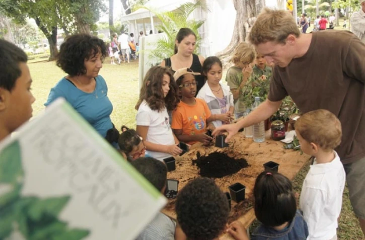 Mercredi 20 juillet 2011 - Mercredi dédié à la jeunesse au jardin de l'Etat à Saint-Denis
(Photo Michel Désiré)