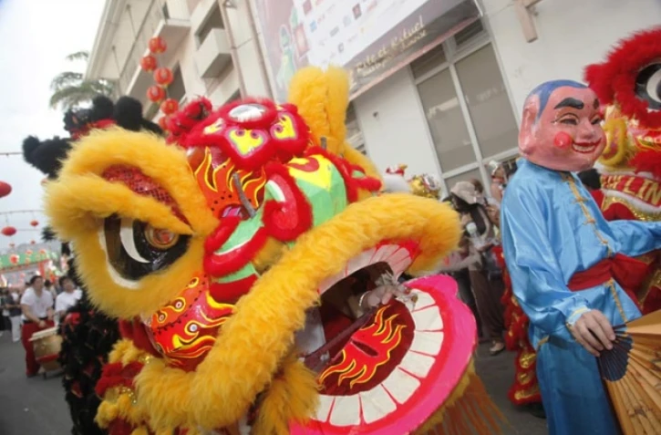 Vendredi 22 juillet 2011 - Défilé d'inauguration pour les fêtes de Guan di 2011
(Photo Michel Désiré)